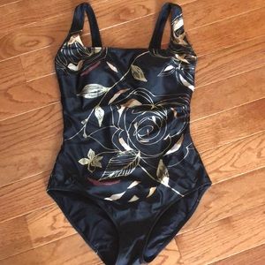 One piece Gottex swimsuit